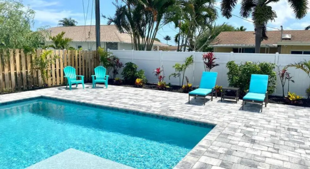 Inlet House, heated pool and hot tub, walk to local beach, Rezerwuj Hotel Hotele w Palm Beach County z basenem, Basen