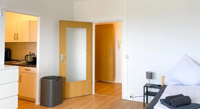 Schöne Ferienwohnung mit WLAN und TV, Забронировать Отель Цвиккау Саксония