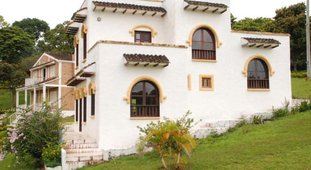 San Agustin Internacional Hotel, Book Hotel 3-stjernede hoteller i Huila, 3*