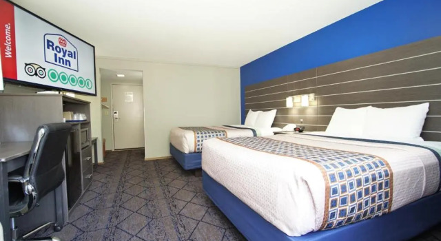 Четырёхместный номер Deluxe Royal Inn Hudson I-94
