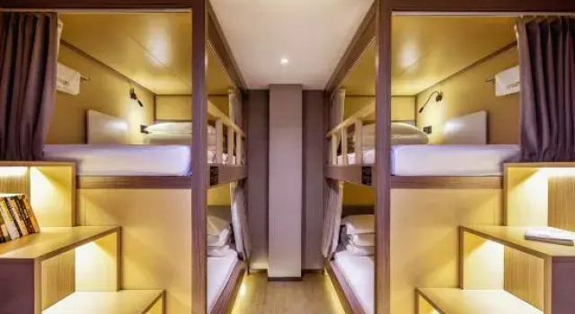 Кровать в общем номере Heye Youth Travel Homestay (Xi'an Huimin Street Bell Tower Subway Station)