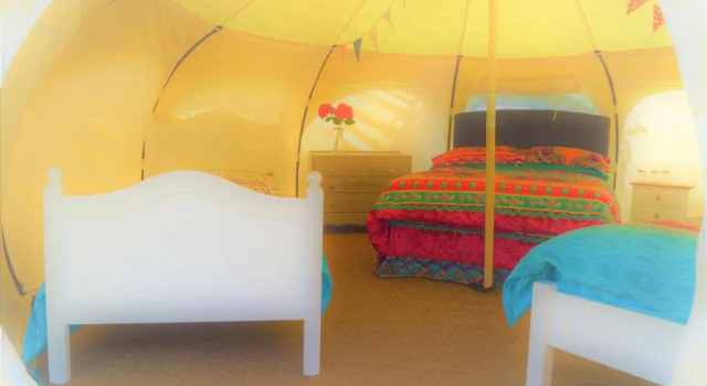Loire Valley Llama Farm Stay, Забронировать Фермерский дом Фермерские дома Земель Луары, Фермерский дом