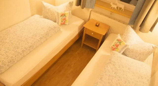 2 in Alpenrosle Modern Retreat, Varaa Hotelli Hotellit Baijeri pysäköinnillä, Pysäköinti