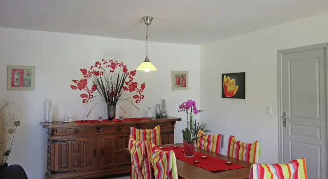 Detached Villa With Private Pool and Beautiful Garden, 25km From sea and Beach, Забронировать Вилла Виллы Овернь-Рона-Альпы, Вилла