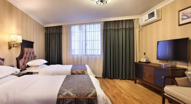 Люкс Premier Yu Hill Hotel (Guilin Arctic Square)