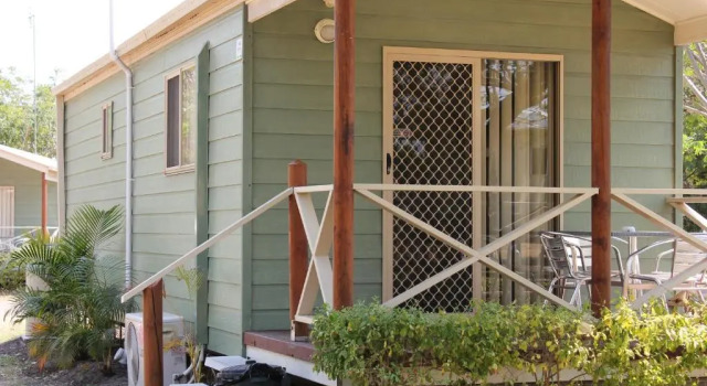 Студия с красивым видом из окна Aussie Outback Oasis Holiday Park