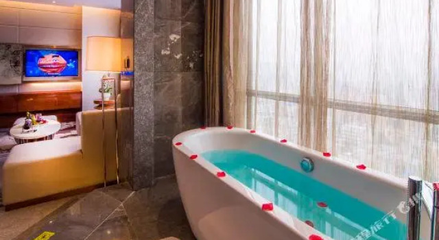 Suite Business Park Source Hotel