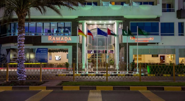 Land Mark Suites Hotel, Varaa Hotelli Ajman Arabiemiirikunnat