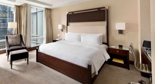 Двухместный номер с террасой Executive Shangri-La Toronto