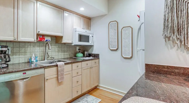 Апартаменты Pool Access Idyllic Sea Pines Gem, Walk to Beach