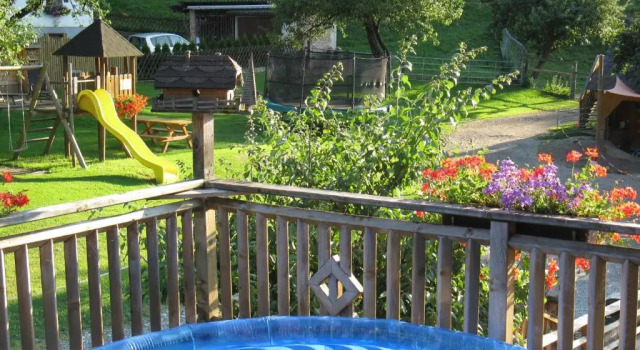 Трёхместный номер Standard с балконом Bio-Bauernhof-Hotel Matlschweiger