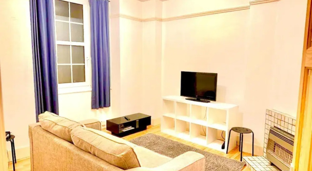 Immaculate One Bed in Tower Bridge Luxurious Taste, Забронировать Отель Отели Лондона 3 звезды, рядом с St Olaf House, 3*