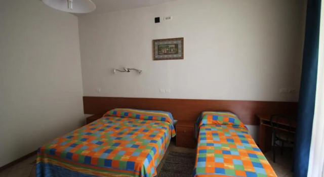 Scuole Bed and Car