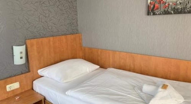 Ambassador, Rezervovat Hotel Hotely v Braniborsko s parkováním, Parkování