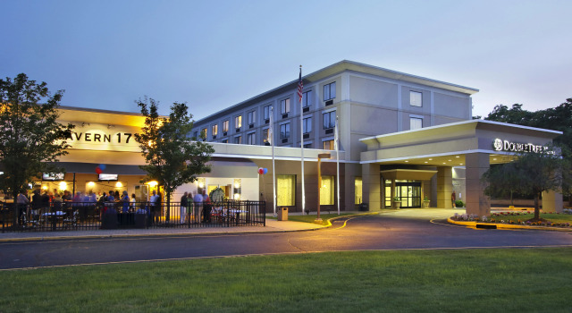 DoubleTree by Hilton Mahwah