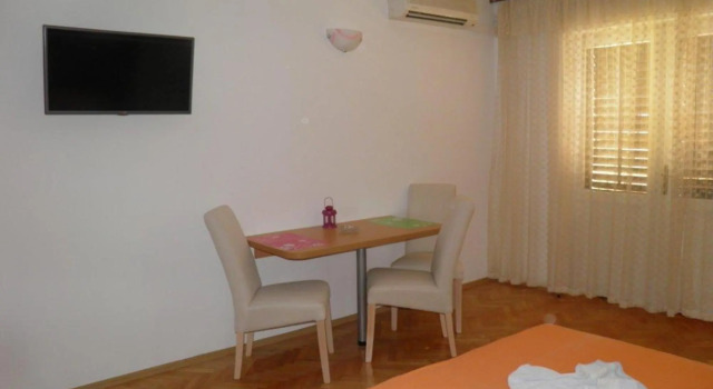 Vese - 200 m from beach - SA1(2+1)