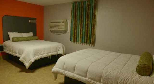 Люкс Rodeway Inn & Suites Winter Haven Chain of Lakes