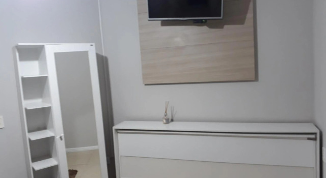Cantinho da kel 02, apto térreo de um dormitório, cozinha e banheiro, acomoda 3 pessoas, Забронировать Отель Бомбиньяс Санта-Катарина