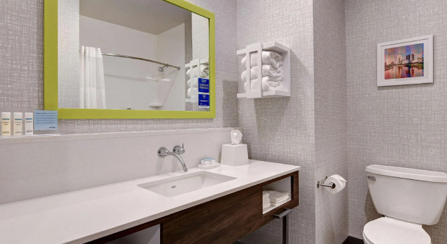 Четырёхместный номер Standard Hampton Inn & Suites Canal Winchester Columbus