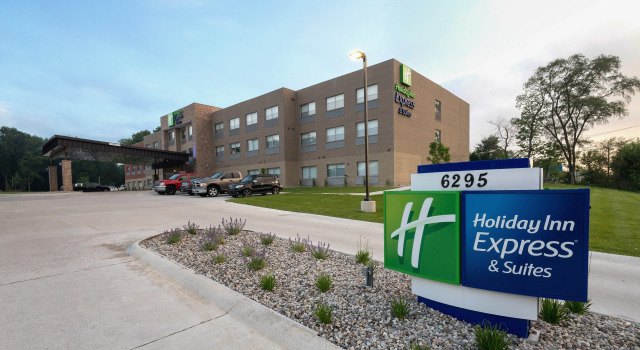 Holiday Inn Express and Suites Portage by IHG, Varaa Hotelli Hotellit Indiana aamiaisella, Aamiainen