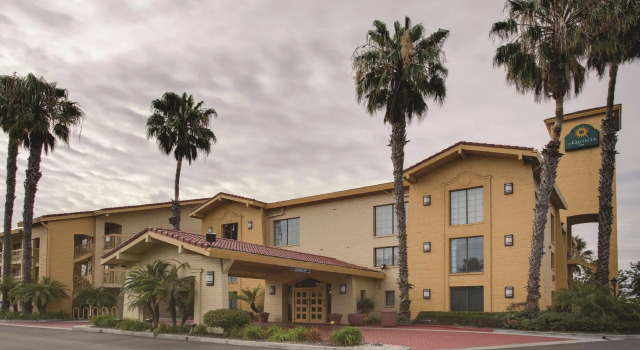Кровать в общем номере La Quinta Inn Ventura
