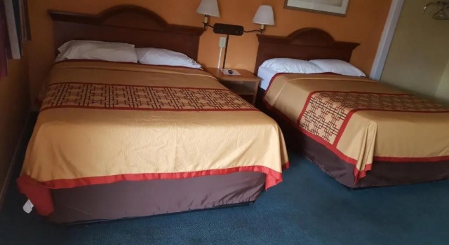 Четырёхместный номер Standard Sands Motel