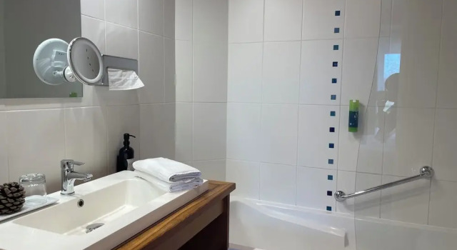 Двухместный номер Standard с балконом и с видом на залив Hôtel Sports & Spa La Voile d'Or