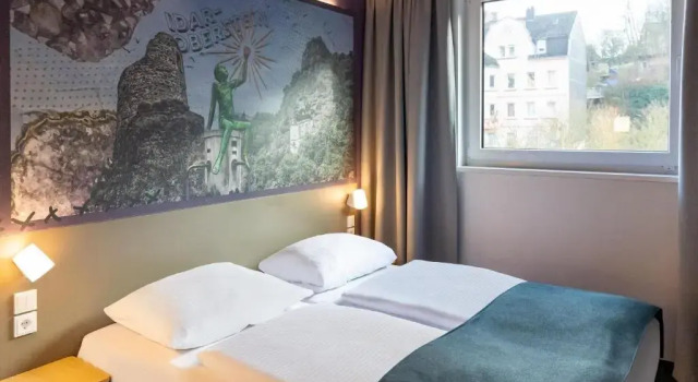 Трёхместный номер B&B HOTEL Idar-Oberstein