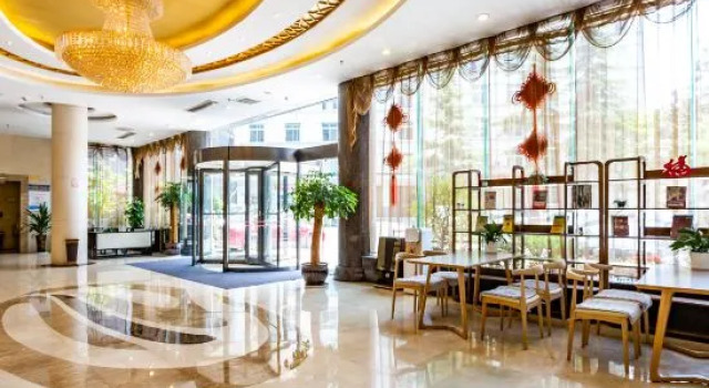 Zangkejiang Holiday Hotel, Rezerwuj Hotel Hotele w Guizhou z parkingiem, Parking