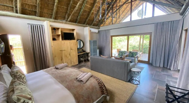 Люкс Luxury Black Rhino Game Lodge