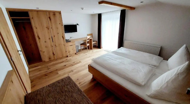 Апартаменты с балконом Hotel Garni Krumbach