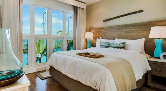 Номер Standard oceanfront Waves Resort & Spa, Barbados, An Autograph Collection All-Inclusive Resort
