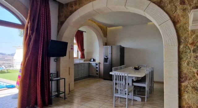 Modern 4-bed Home in Ix-xaghra, Valley View Pool, Varaa Hotelli Xaghra Gozo