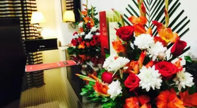 Royaute Luxury, Boek Hotel Goedkope hotels in Gulberg