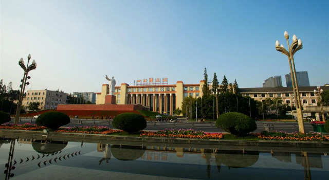 Super 8 Hotel Dujiangyan Passenger Transporation Center, Prenota Hotel Dujiangyan Chengdu