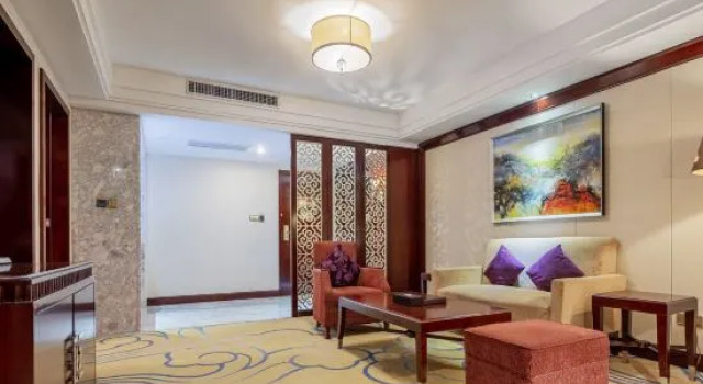 Семейный люкс Deluxe Golden Ray International Hotel