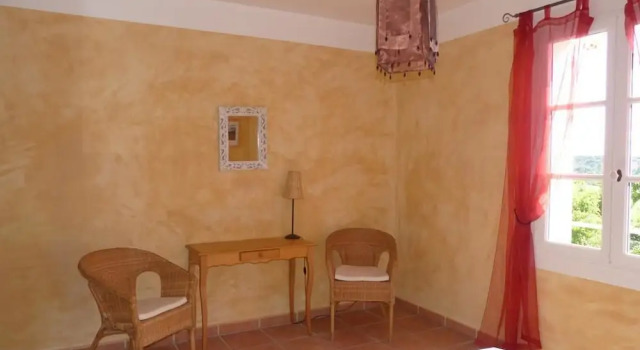 Номер Comfort La Ferme du petit Ségriès Bed and Breakfast
