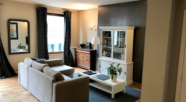 Bright and Modern Apartment With one Bedroom in the City Center of Bru, Забронировать Апартаменты/квартира Брюссель Брюссельский столичный регион, рядом с Нотр-Дам-Дю-Саблон