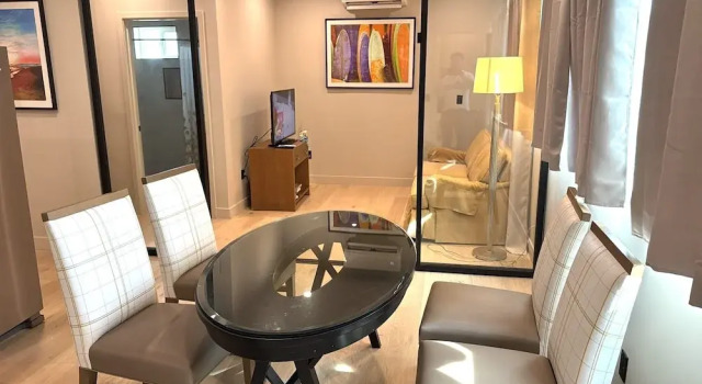 Апартаменты Deluxe с 3 комнатами Premier Apts in Vibrant Downtown LA