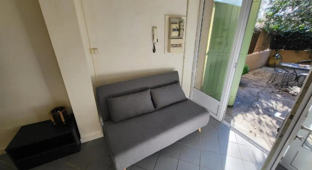 Studio of 24m with Small Patio, Забронировать Апартаменты/квартира Апартаменты Авиньона, рядом с Avignon Festival, Апартаменты/квартира