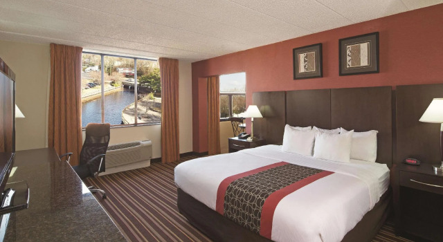 Двухместный номер Standard DoubleTree by Hilton Salisbury