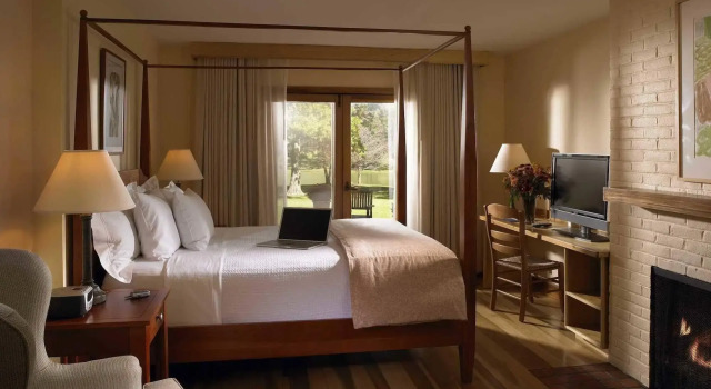 New Harmony Inn Resort and Conference Center, Забронировать Курортный отель Отели Иллинойс 3 звезды, 3*
