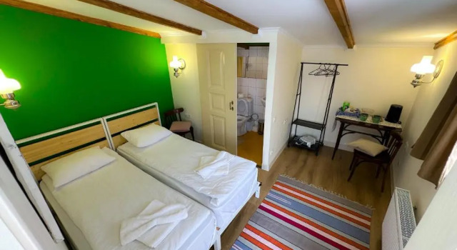 Двухместный номер Standard с балконом Communa Guesthouse