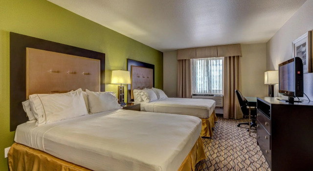 Четырёхместный номер Standard Holiday Inn Express Hotel & Suites Montrose - Black Canyon Area by IHG