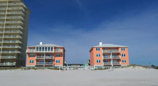 Harbor House B4 2 Bedroom Condo by RedAwning