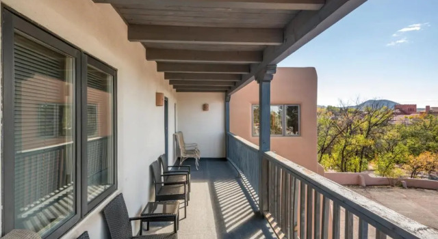 Коттедж 4 Bedroom - 10 Min. Walk to Plaza - Encantada