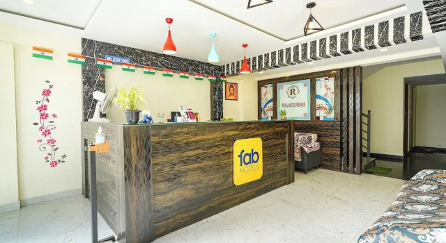 FabHotel Royal Wood Premier - Near Karnataka Golf Association, Domlur, Забронировать Отель Бангалор штат Карнатака, рядом с Больница Манипал