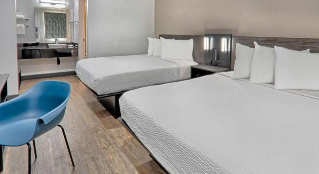 Четырёхместный номер Standard Motel 6-Lancaster, CA