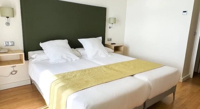 Двухместный номер Economy с видом на город FAY Victoria Beach