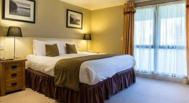 Cameron House Four Bedroom Deluxe Lodge L87